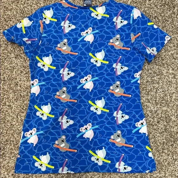 Zoe + Chloe XS Scrub Top Koala Surfboard Print Blue V-Neck - Picture 5 of 5